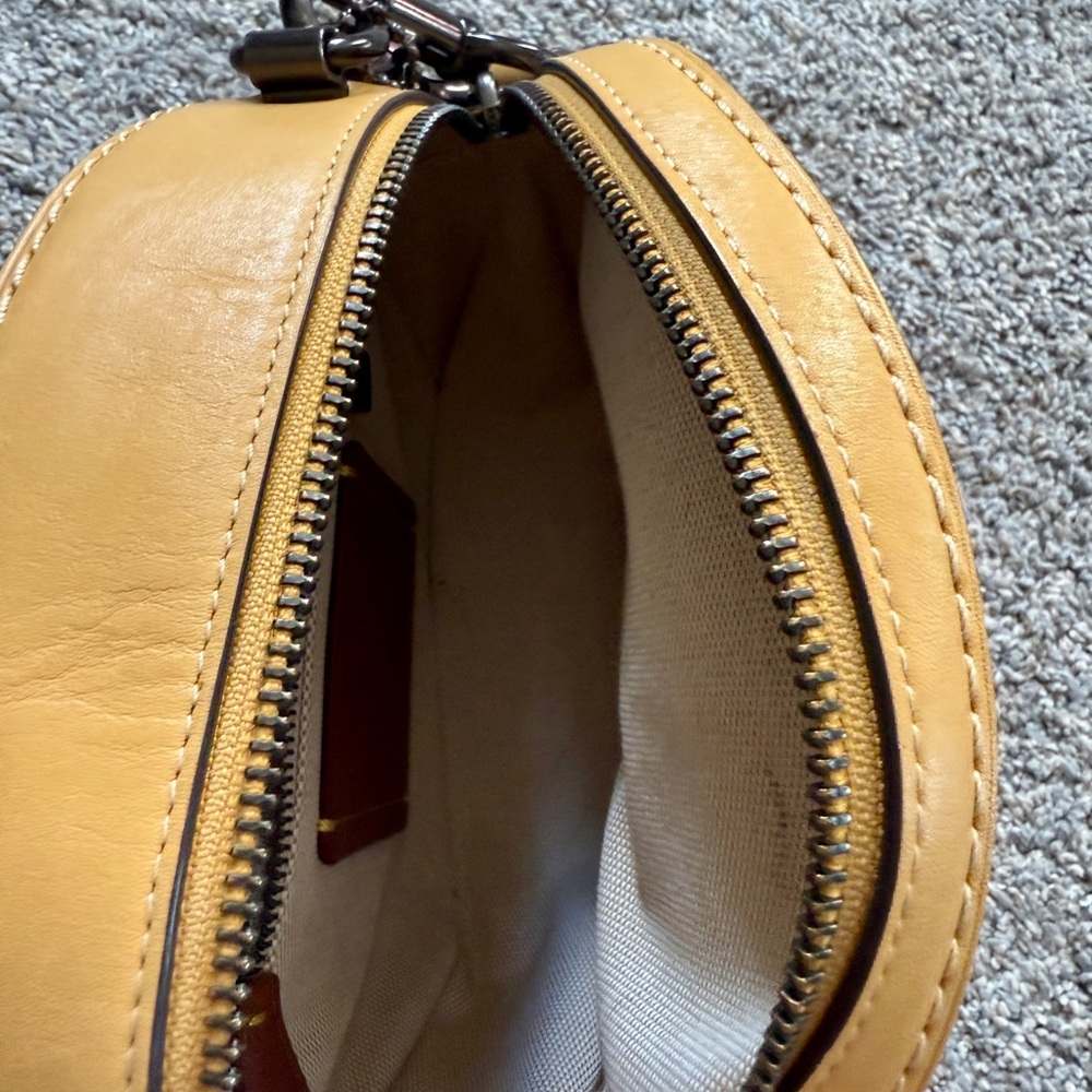 Coach Canteen Yellow Crossbody Bag - 90s Inspired - Picture 5 of 6